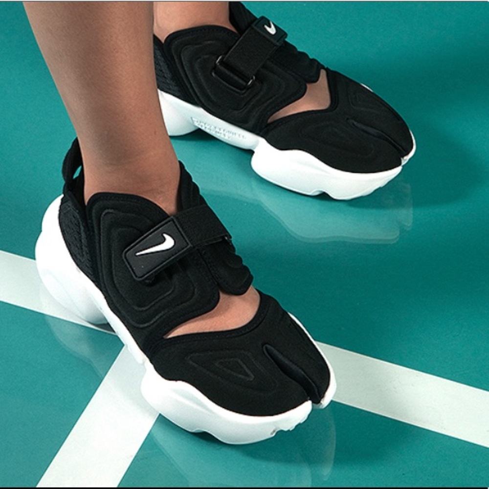 RARE Nike Air Aqua Rift Tabi Sneaker